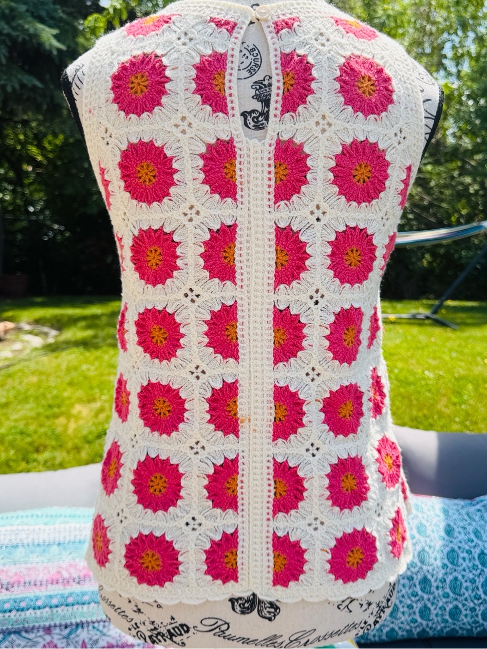 Handmade rebellion Crochet Floral Tank Top - Pink & White - Picture 5 of 10